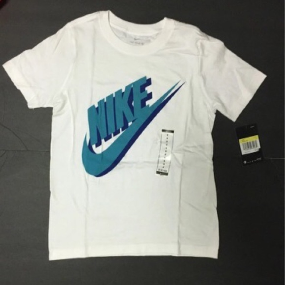 Nike T-shirt